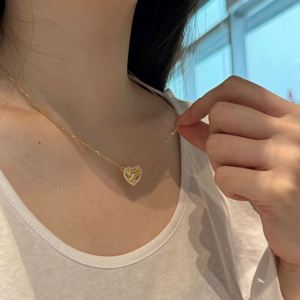 สร้อยคอผู้หญิง Dylam Dainty ชุบทอง เงินแท้ 925 พร้อมจี้รูปหัวใจเลเซอร์ประดับเพชรคิวบิกเซอร์โคเนีย 5A - Product Image 2