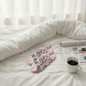 Calzini corti da donna in pile antibatterico jacquard, con design mélange, ideali per l'uso quotidiano - Product Image 5