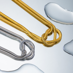 مجوهرات J & D مطلية بالذهب من الفولاذ المقاوم للصدأ 8K عقد من طبقة مزدوجة سلسلة ثعبان مسطحة - Product Image 2