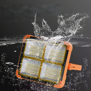 Luz de inundación LED <span class=keywords><strong>solar</strong></span> grande a buen precio, luz de emergencia <span class=keywords><strong>solar</strong></span> impermeable para acampar al aire libre, reflector alimentado por energía <span class=keywords><strong>solar</strong></span> recargable - Product Image 1