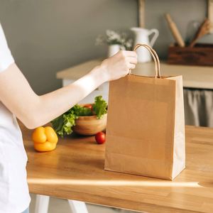 Bolsa de Papel Kraft Marrón con Asa para Regalos de Fiesta de Cumpleaños, Artículos de Compras, Varios Tamaños, con Logotipo Personalizado - Product Image 4