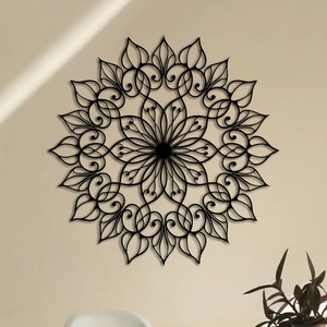 Scultura <span class=keywords><strong>da</strong></span> <span class=keywords><strong>Parete</strong></span> <span class=keywords><strong>in</strong></span> <span class=keywords><strong>Metallo</strong></span> Mandala Art Déco, Design Floreale Intricato <span class=keywords><strong>in</strong></span> Ghisa, Decorazione per Interni/Esterni, Compleanno, Battesimo - Product Image 1