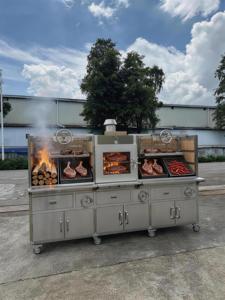 Parrilla Argentina Comercial de Carbón y Leña de Doble Cara con Superficie Antiadherente, Carro de Acero Inoxidable, Santa Grill - Product Image 2