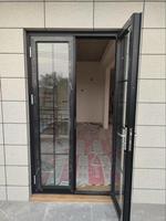 Porte battante moderne en aluminium pour villa, porte extérieure à rupture de pont thermique, porte vitrée à double vitrage insonorisée