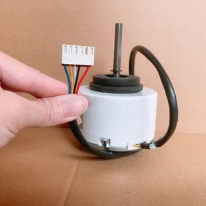 Moteur de climatiseur WZDK58-38G DC 10V 60W 1420 tr/min pour usage interne Midea, compatible ZKFP-58-8-1-7 - Product Image 2