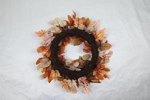 Corona de Otoño Personalizada a Bajo Precio, Decoración de Acción de Gracias, Corona Artificial de Pino de 24 Pulgadas - Product Image 6