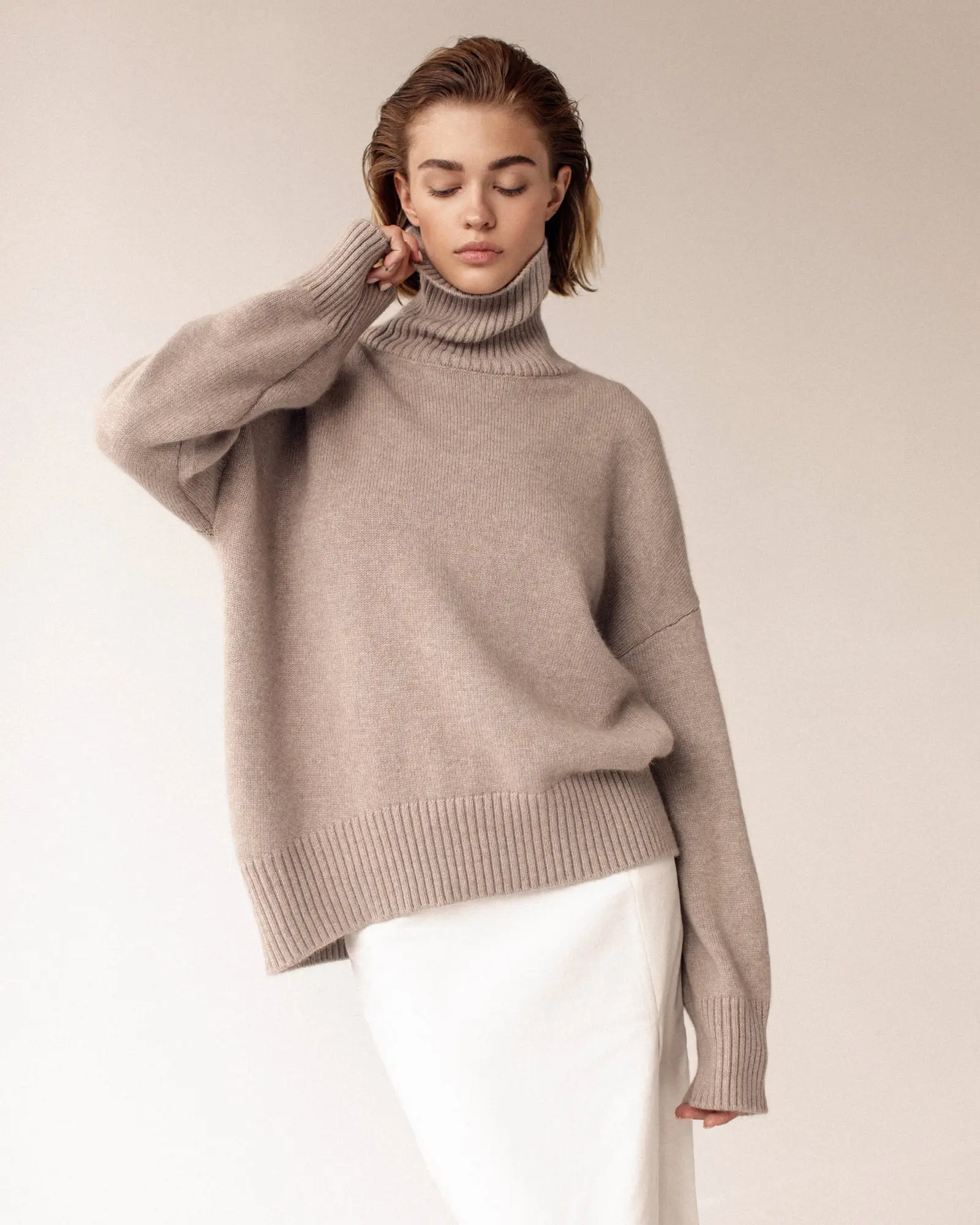 Winter Custom Women Solid Color Turtle Neck Loose Knitted Oversize Sweater Turtleneck Long Sleeve Lady Pullover Basic Sweater