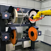 Machine de polissage automatique pour bases de chaises de bureau en métal industriel - Équipement de rectification et de lustrage pour la finition des surfaces