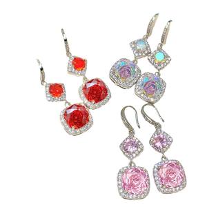 Pendientes rojos chinos de corte Rosa milenario para mujer, Nueva joyería de moda de gota de gradiente largo cuadrado de diamante rosa brillante octogonal - Product Image 5