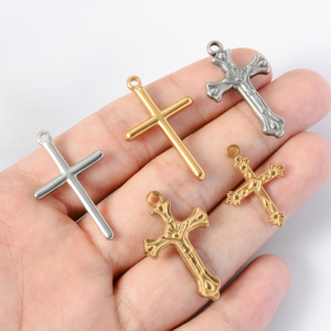 Dije de Cruz Diagonal en Relieve, Chapado en Oro de 18k PVD, Varios Estilos Clásicos, Accesorio Religioso para Hacer Collares - Product Image 5