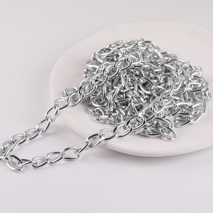 Chaîne d'extension en aluminium aplatie 10 mm, chaîne métallique pour accessoires de bijoux DIY, matériau pour chaîne de sac - Product Image 1