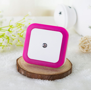 Akıllı hareket sensör ışıkları LED gece lambası çocuklar için oturma odası ofis için ışık kontrolü ile Plug-In yatak lambası - Product Image 1