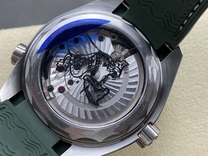 Reloj Mecánico de Lujo de Súper Calidad, Resistente al Agua, 43.5mm, Movimiento Integrado VS Factory 8900, Bisel de Cerámica Verde, 600M - Product Image 5
