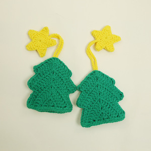 Étui à clés tricoté à la main sur le thème de Noël, pochette en laine tricotée par les mamans - Product Image 4