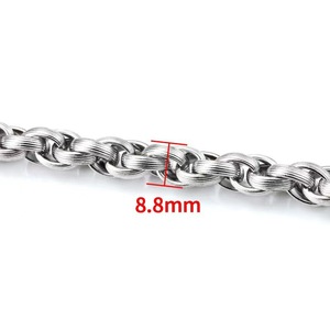 Cadena de acero inoxidable con patrón intrincado de crestas/nervaduras |   Hipoalergénico, Impermeable y Resistente a la Decoloración |   Se vende por metro - Product Image 5