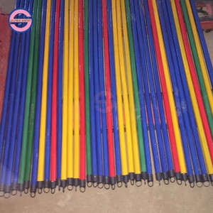 Balais de nettoyage en gros de Chine : Balais en plastique avec manche en bois et support pour <span class=keywords><strong>balai</strong></span>, bâtons de <span class=keywords><strong>balai</strong></span> revêtus de PVC - Product Image 1