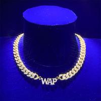 Collier ras de cou en chaîne cubaine en laiton avec pendentif personnalisé pour couples, bijoux personnalisés, lettres initiales brillantes, cadeau