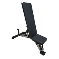 Rack de fitness multifonctionnel réglable pour usage commercial avec banc d'haltères et équipement de musculation robuste