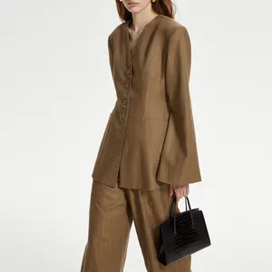 Boutique al por mayor 2024 otoño nuevo diseño avanzado sentido pequeño cuello en V abrigo informal de mujer de un solo pecho