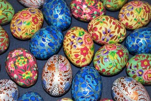 Best Quality Exquisite Kashmiri Paper Mache Egg Collection for <b>Easter</b> Home Decor Buy Now! - Product Image 3