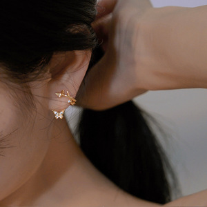 Mode indolore oreille clip pas de piercing femme petit papillon C forme femmes boucles d'oreilles moustique bobine oreille manchette bijoux en gros - Product Image 1