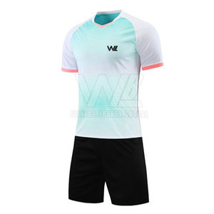 Conjuntos Deportivos de Jersey de Fútbol Personalizados, Cómodos, Transpirables y Antibacterianos, 100% Poliéster, para Uniformes de Equipos de Club - Product Image 1