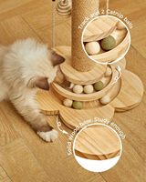 Arbre à chat moderne en bois écologique – Hauteur 17,7 po – 2 niveaux, circuit à balles, jouet à plumes et 2 balles suspendues