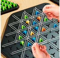 2024 Sheins Vente en Gros Jeu de Société Éducatif de Chaîne Géométrique, Échecs Puzzle, Échecs Triangle, Jeu Familial avec Élastique pour Enfants