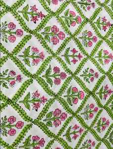 เสื้อแจ็คเก็ตผ้าฝ้ายพิมพ์ลายด้วยมือแบบดั้งเดิม งานฝีมือประณีต ดีไซน์ลายชนเผ่า ให้ความอบอุ่นและมีสไตล์ ผลิตจากผ้าธรรมชาติเนื้อนุ่ม - Product Image 5