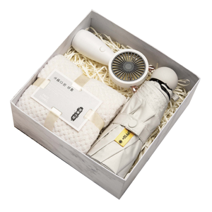 2026 Custom Valentine's Wedding New Year Mother's Day Birthday Gift Set for Women Bridesmaid with Stainless Steel Mug & Towel - Product Image 1