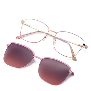 Gafas polarizadas magnéticas con clip, montura <span class=keywords><strong>de</strong></span> Metal a la moda, gafas antiluz azul, gafas 2 en 1 con <span class=keywords><strong>lentes</strong></span> <span class=keywords><strong>de</strong></span> gafas <span class=keywords><strong>de</strong></span> sol <span class=keywords><strong>de</strong></span> 1 pieza - Product Image 1