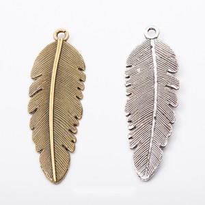 Pendentif <span class=keywords><strong>plume</strong></span> côtelée en alliage de zinc, argent antique et bronze, <span class=keywords><strong>pour</strong></span> décoration de cerceau <span class=keywords><strong>attrape</strong></span>-rêves - Product Image 1