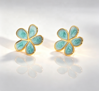 Anting-anting bunga stainless steel anti air, anting-anting daisy sederhana, perhiasan minimalis untuk pemakaian sehari-hari