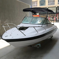 Yacht de luxe en fibre de verre, bateau de pêche sportive, bateau de tourisme, bateau rapide, bateau de patrouille, bateau d'assaut à moteur hors-bord soudé
