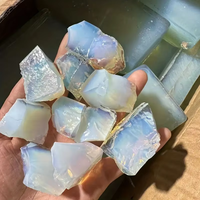 En gros Pierre brute d'Opale, Cristal de laine, Pierre de lune, pour aromathérapie, forme poisson de 2-3cm pour aménagement paysager de fond