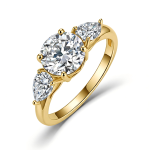 Anillo de Compromiso de <span class=keywords><strong>Plata</strong></span> <span class=keywords><strong>S925</strong></span> Chapado en Oro de 18K con Tres Diamantes Cultivados en Laboratorio, Certificado IGI, Claridad VVS1 de 1.5CT para Mujer - Product Image 1