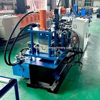 Machine de formage de rouleaux de quille en acier galvanisé Omega en acier léger machineYX45-45 de formage de rouleaux en forme de chapeau