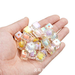Perles cubiques transparentes colorées en acrylique, carrées de 6mm, pour la fabrication de bijoux, perles en vrac, effet aurore plaqué AB - Product Image 3