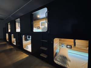 Мы, Япония, популярная оптовая продажа, деревянная двухъярусная кровать, капсула, спальная коробка, гостиничная мебель, кровать для отдыха - Product Image 3