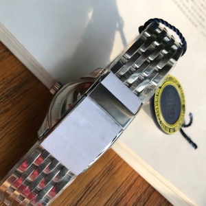 Montre mécanique unisexe de luxe de haute qualité en acier inoxydable, avec index des heures sertis de diamants et cadran en nacre - Product Image 4