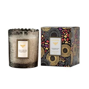 Vela Aromática con Aroma a Bosque Brumoso y <span class=keywords><strong>Pino</strong></span> Nevado Negro y <span class=keywords><strong>Enebro</strong></span>, en un Lujoso Frasco de Vidrio Repujado - Product Image 1