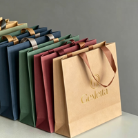 Sac cadeau en carton personnalisé avec logo, structure solide, capacité de 6 à 9 kg, design élégant pour les bijouteries, les parfumeries, les expositions