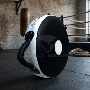 Vente en gros de boucliers de frappe ronds personnalisés DWELT GEARS avec logo et design pour Muay Thai et MMA |   Cuir PU Couleur Personnalisée - Product Image 3
