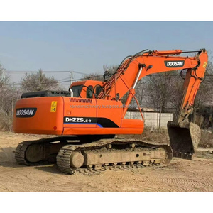 รถขุดไฮดรอลิกแบบตีนตะขาบ Doosan DH225LC-7 มือสอง น้ำหนัก 22 ตัน พร้อมอะไหล่แท้ ชิ้นส่วนหลัก PLC มอเตอร์ เครื่องยนต์ เกียร์ ปั๊มเกียร์ แบริ่ง - Product Image 1