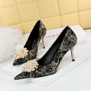 Chaussures de mariage blanches de luxe Scarpe Donna <span class=keywords><strong>Tacco</strong></span> Alto de grande taille avec perles pour chaussures de mariée - Product Image 4