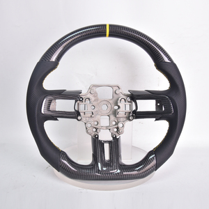 Volant en fibre de carbone en forme de D pour Ford Mustang GT/GT350/GT350R 2018-2021 Poignée en cuir perforé avec garniture - Product Image 6