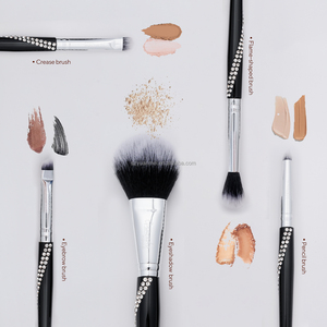 Ensemble de pinceaux à maquillage en forme de S Gracedo, 5 pinceaux + sac de rangement portable, outils cosmétiques pratiques pour les maquilleurs - Product Image 2