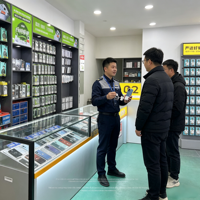 Ensemble de mobilier de présentation pour magasin de téléphonie mobile, comptoir d'exposition en verre pour téléphones, étagère murale pour accessoires, bureau d'accueil LED pour téléphones portables