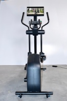 Ensemble complet LZX-T23T Nouvelle conception Équipement de salle de sport commercial robuste et Powertec Machine elliptique à vendre