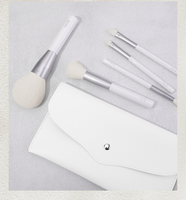 Lot de 10 pinceaux de maquillage professionnels en poils de chèvre blancs et synthétiques avec manche en bois pour le correcteur et la brosse à raser